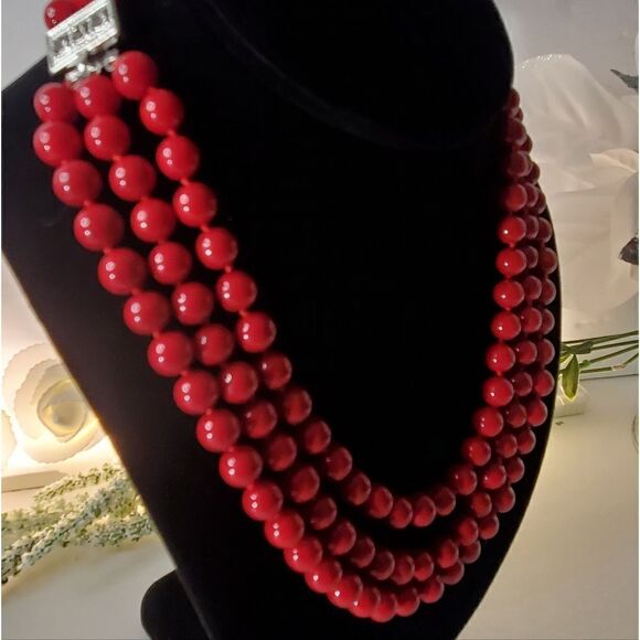 Coral Red South Sea Shell 10 mm Pearl Triple Strand Necklace 925  Silver Clasp - Picture 3 of 7